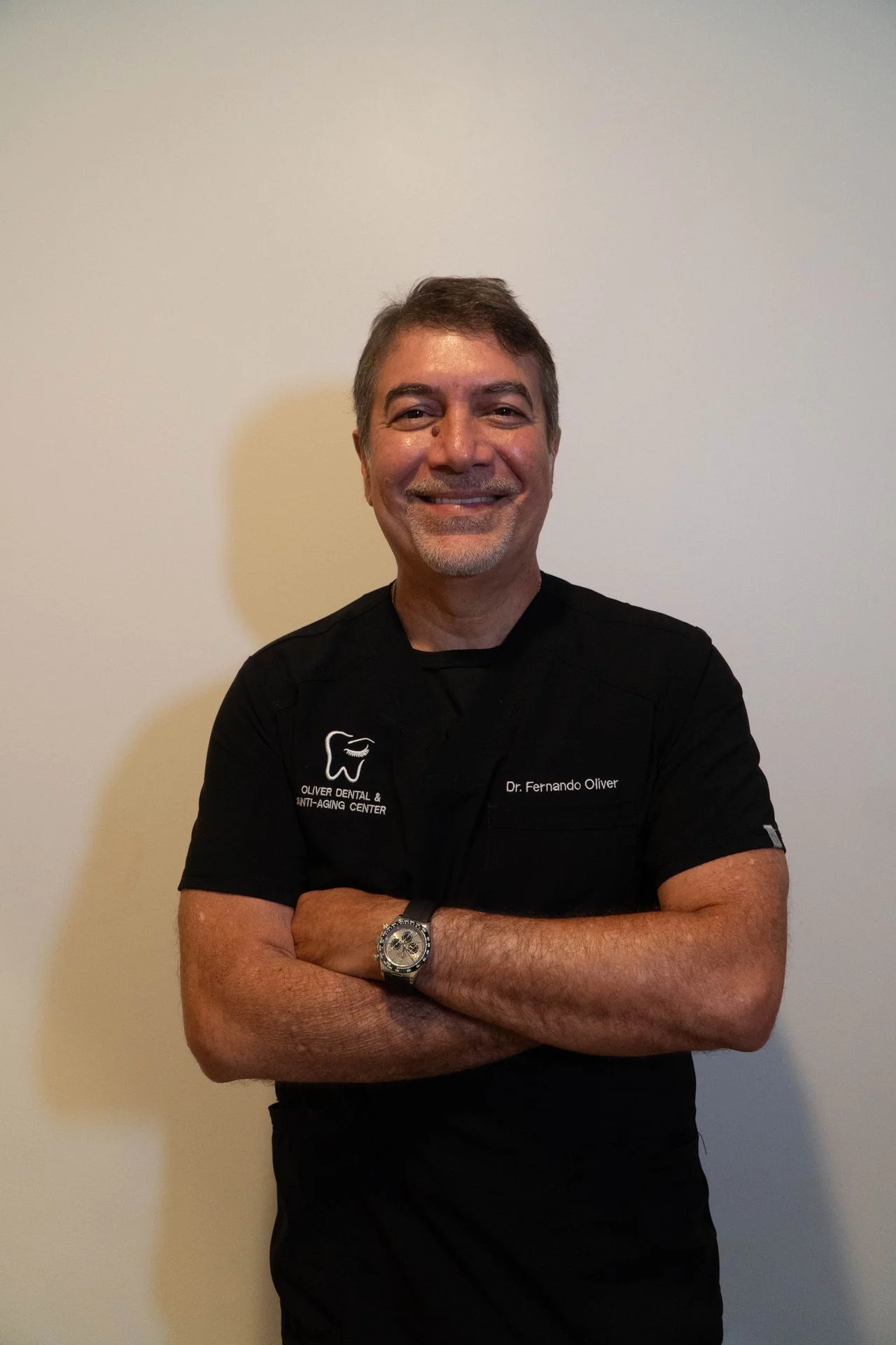 Dr. Fernando A. Oliver - Dental Studio