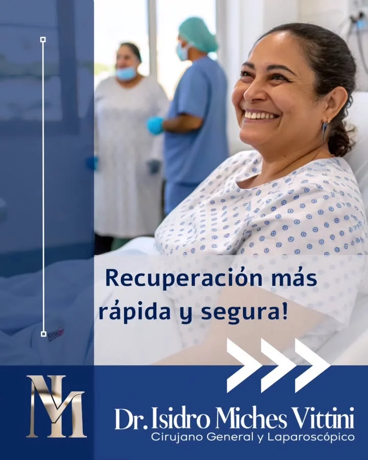 Paciente sonriente en recuperación postoperatoria