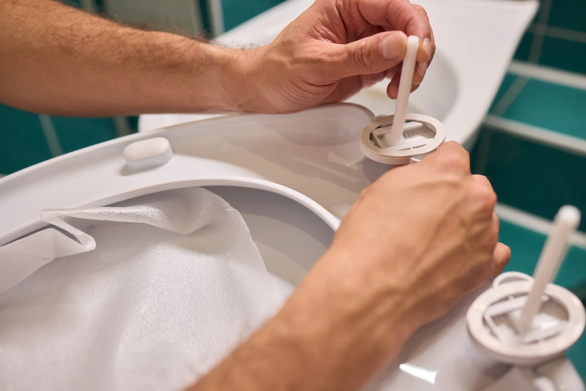 Instalación de inodoros y accesorios de baño