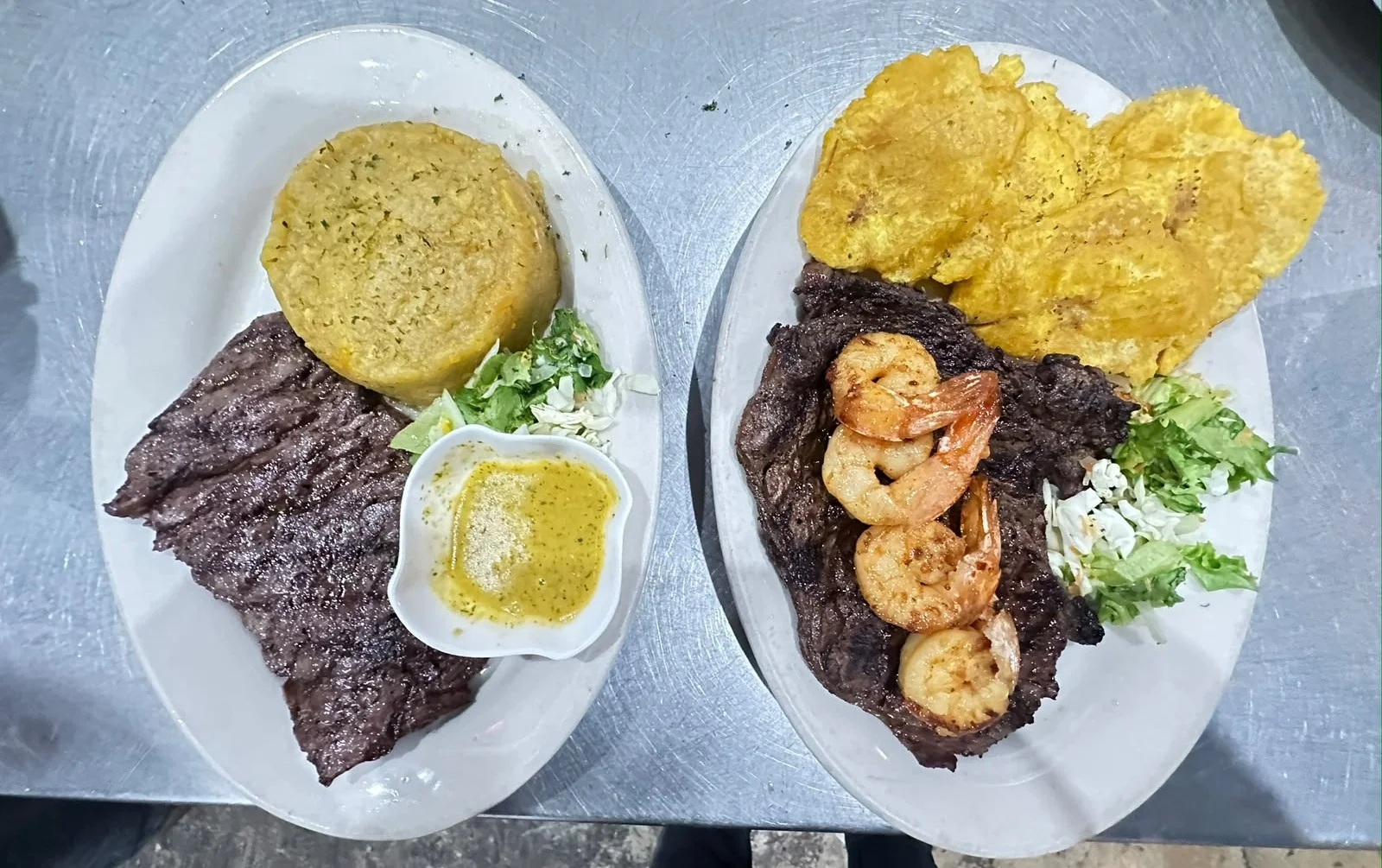 Los Compadres Bar & Grill - Imagen 29