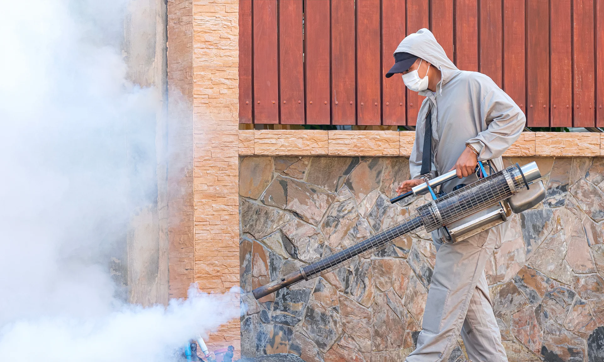 Exterminador de plagas para hogares y negocios - Ortiz Exterminator