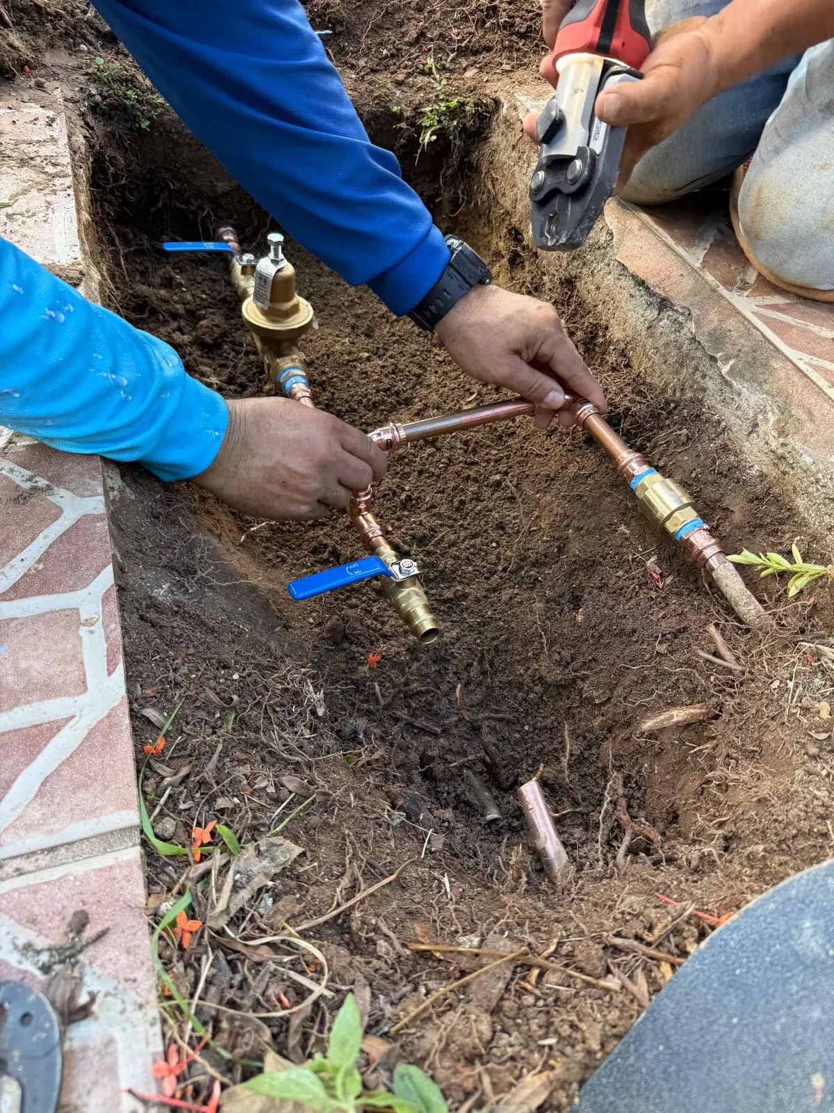 Instalación y cambio de llaves de paso