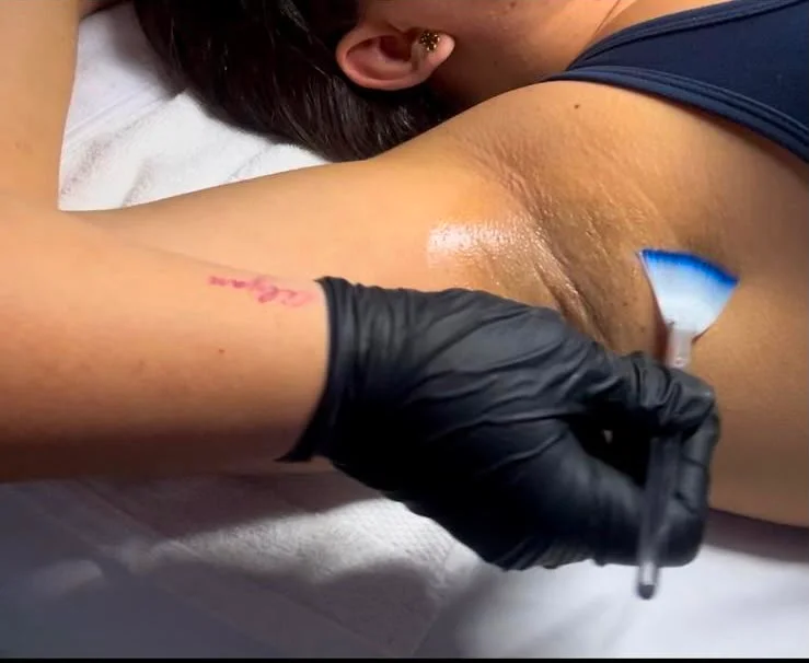 Diseño de uñas y servicio de estética en Caguas PR