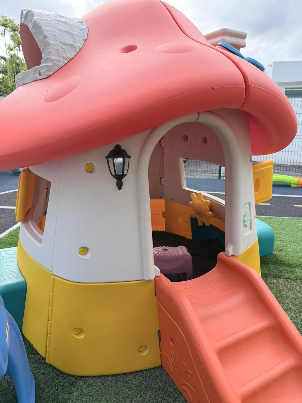 Espacio de juego en el patio